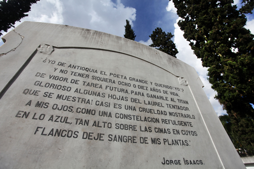 Tumba de Jorge Isaacs en el cementerio San Pedro de Medellín.jpg